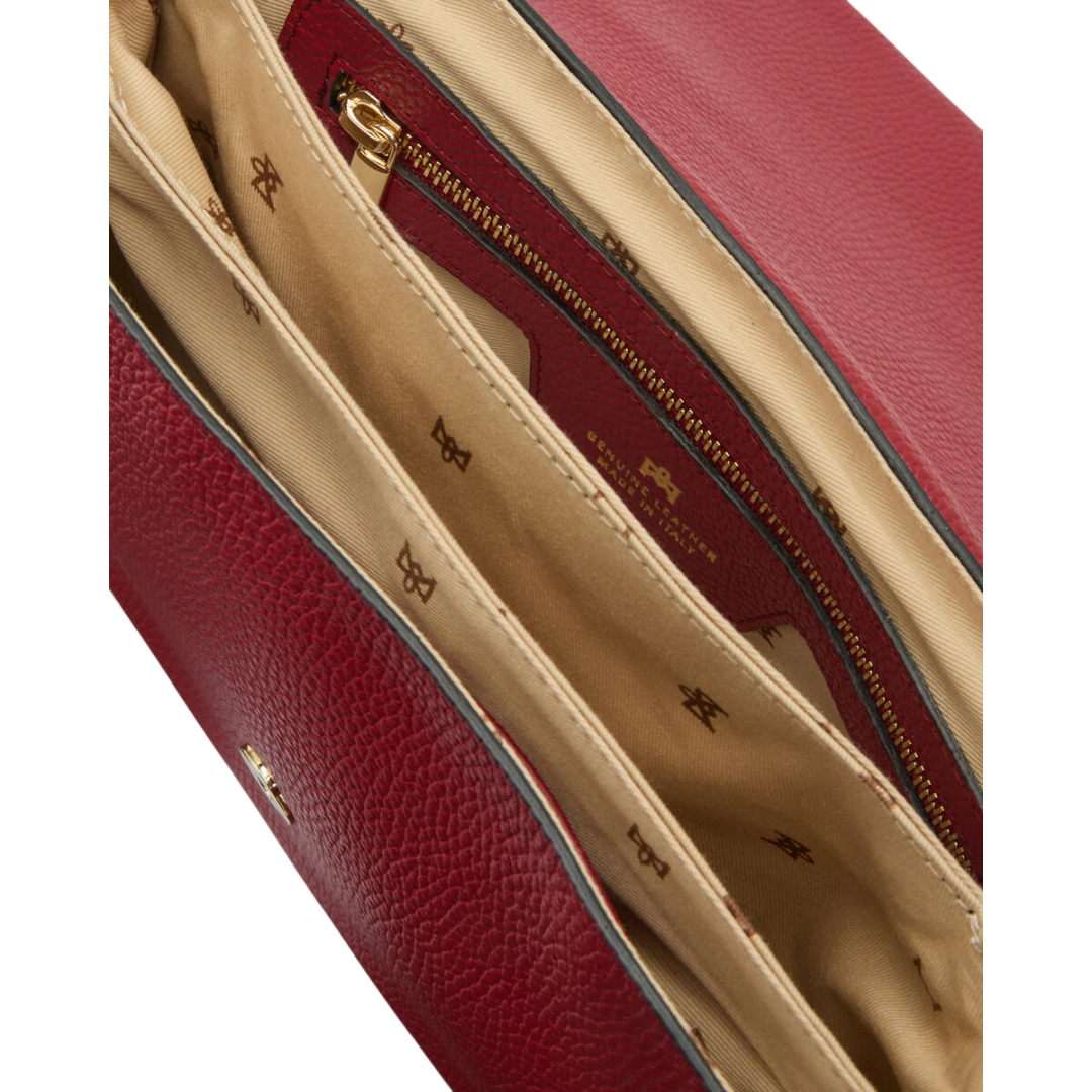 Cuoieria  red large flap bag . Cuoieria  red large flap bag .