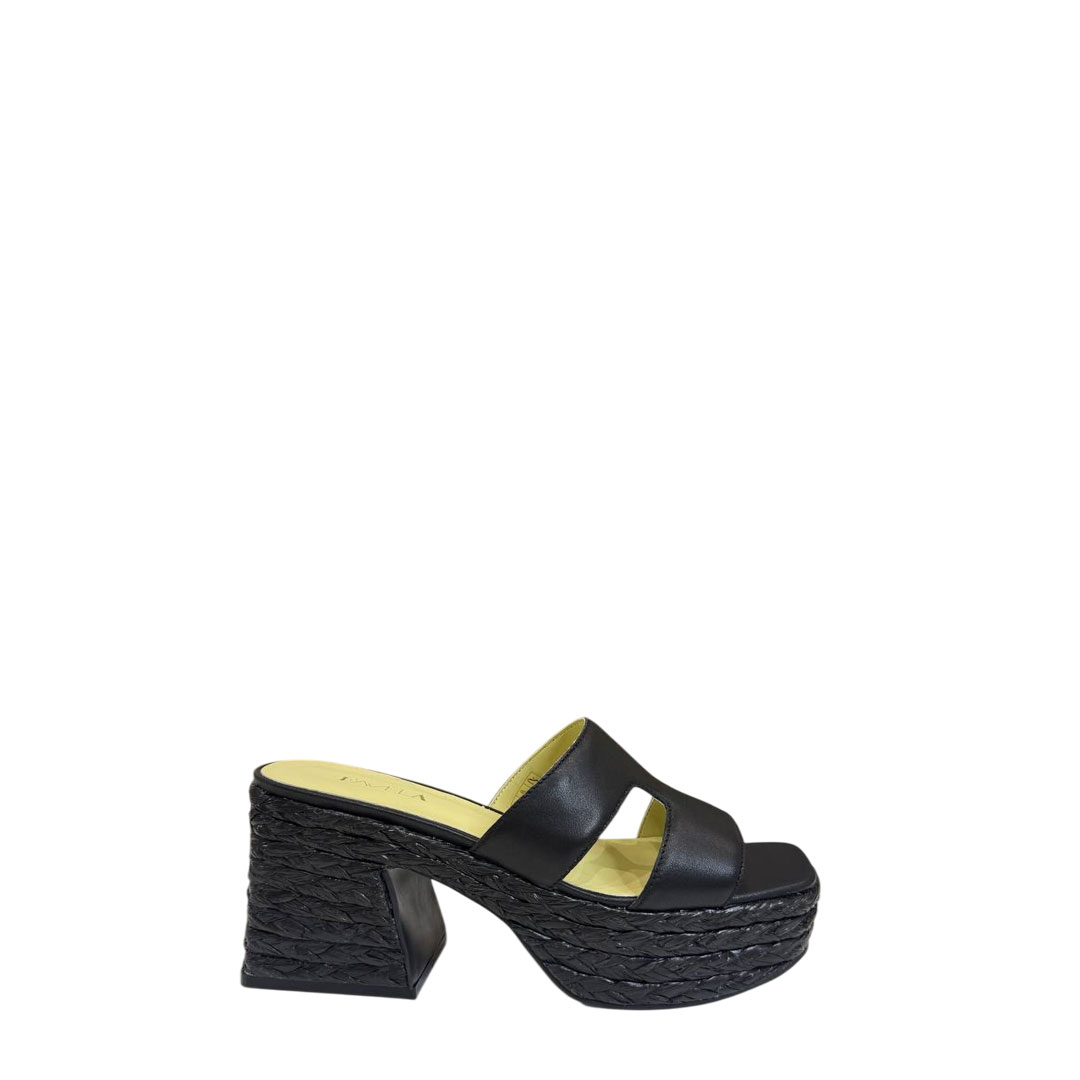 Favela Black Hunt Heels