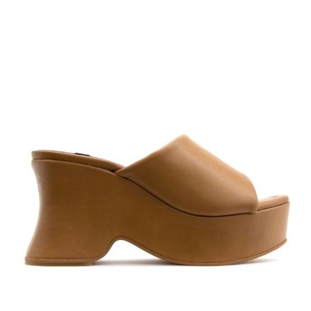Angel Alarcon Cuna Camel Platforms