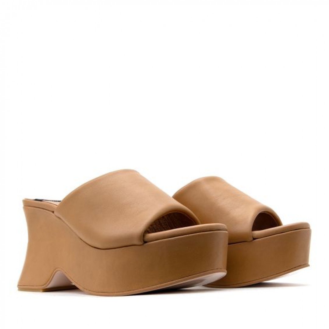 Angel Alarcon Cuna Camel Platforms